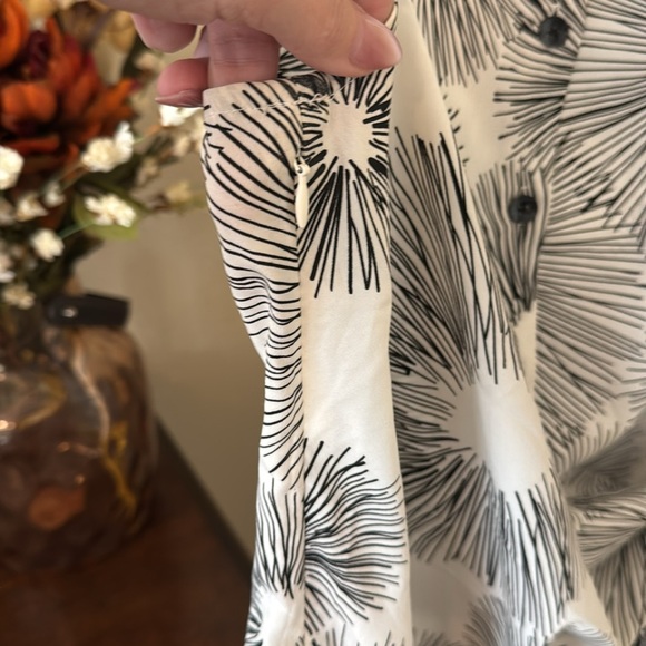 CAbi - Priority Faux Wrap Top Blouse Career #5228 size small - Picture 3 of 5